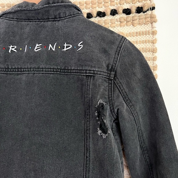 Cotton ON| Kids FRIENDS Denim Jacket - Picture 5 of 5